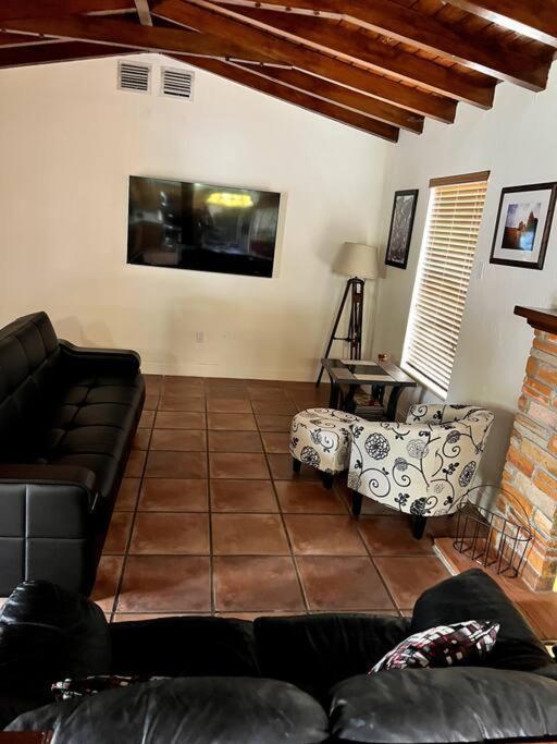 Casa de hóspedes Adorable 2-bedroom House With Free Parking